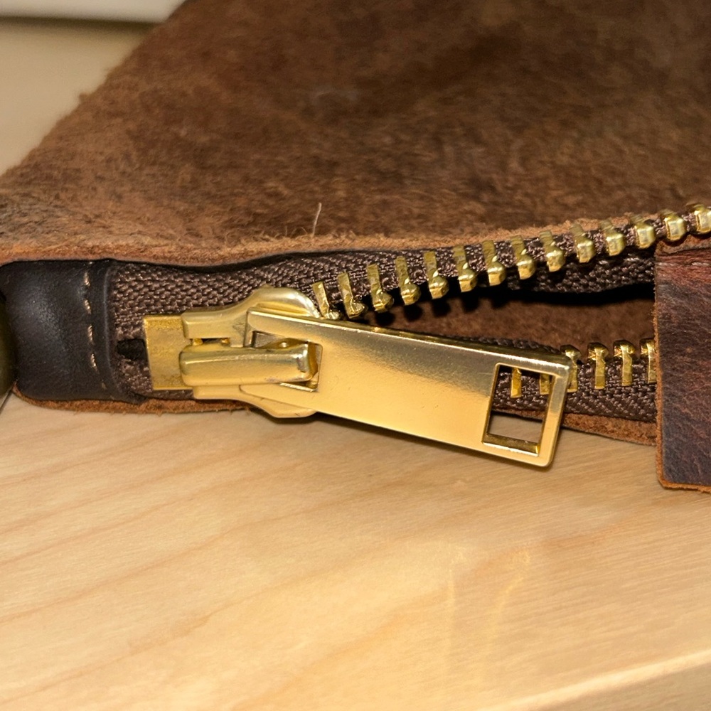 Wildwood Oyster Co. Brown Leather Crossbody - Picture 3 of 13